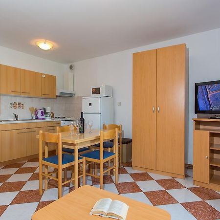 Apartments Ava Porec Esterno foto