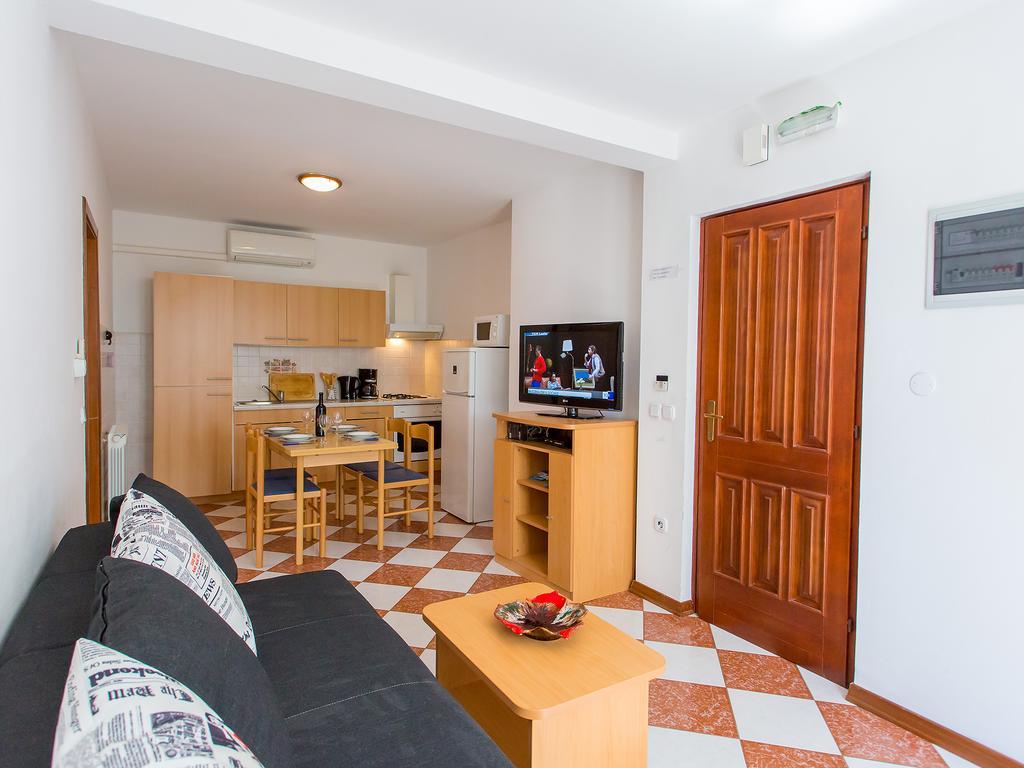 Apartments Ava Porec Esterno foto