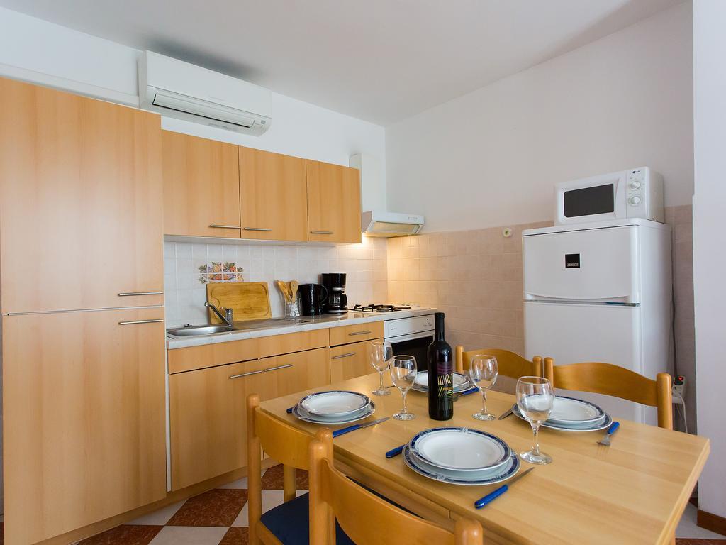 Apartments Ava Porec Esterno foto