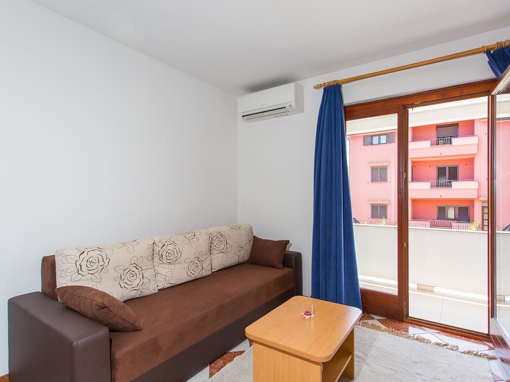 Apartments Ava Porec Esterno foto