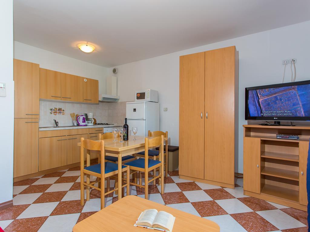 Apartments Ava Porec Esterno foto