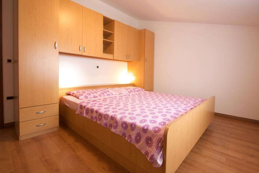 Apartments Ava Porec Esterno foto