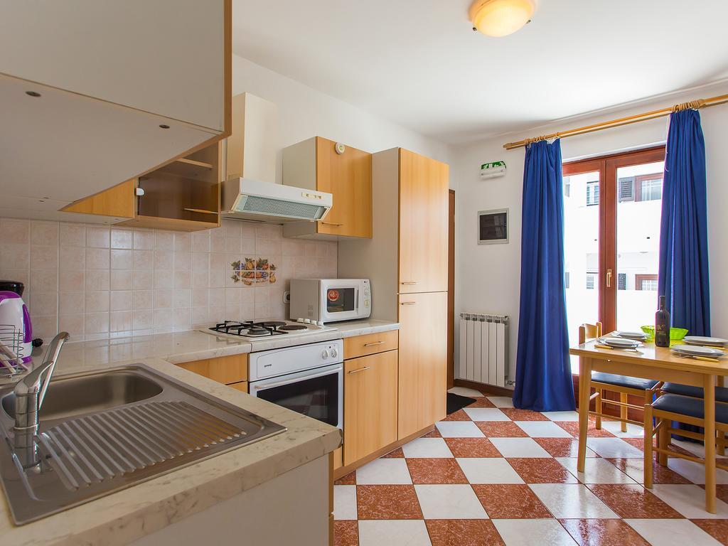 Apartments Ava Porec Esterno foto
