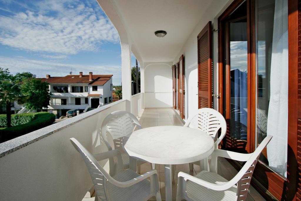 Apartments Ava Porec Esterno foto
